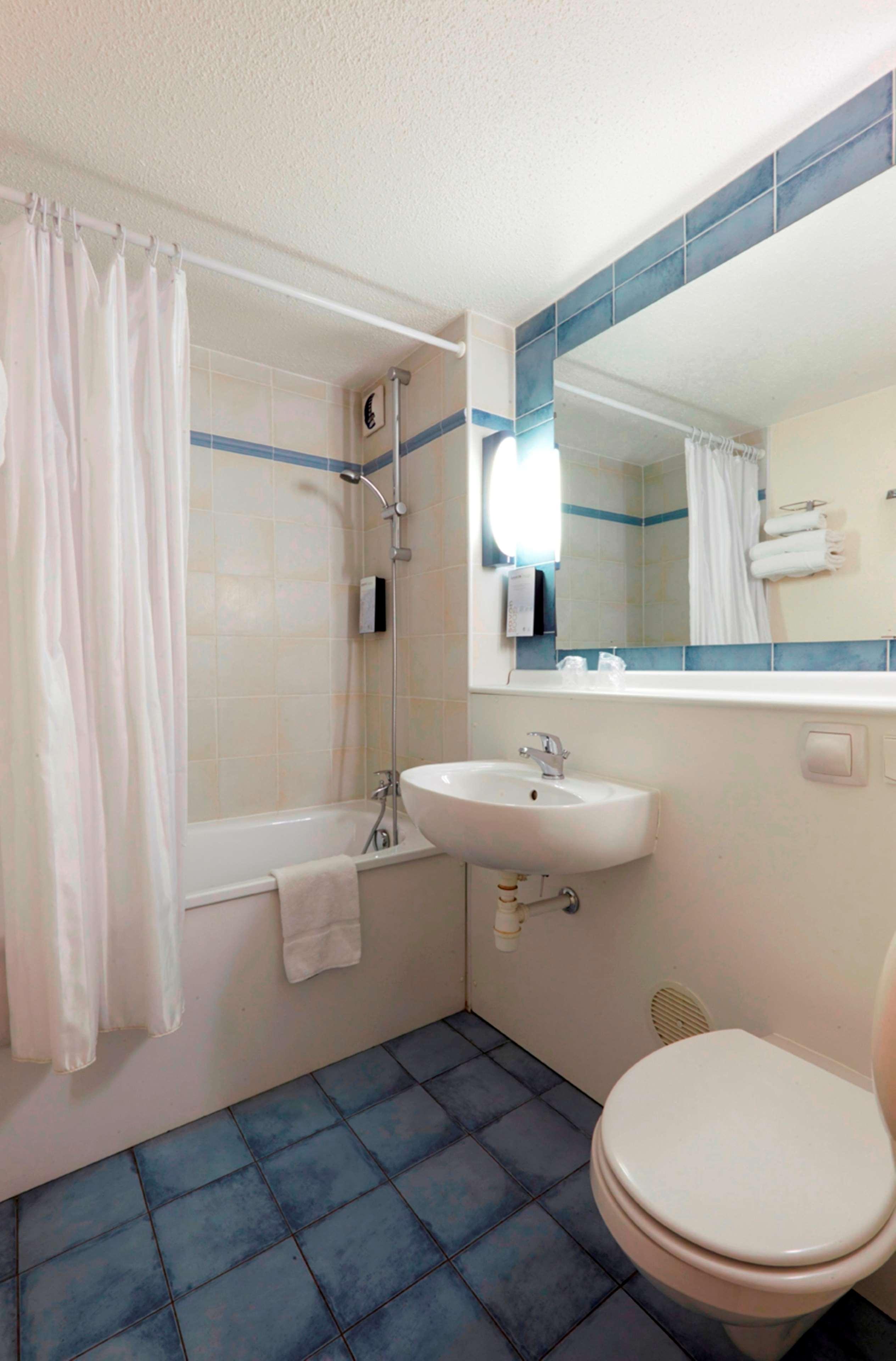 Campanile Mulhouse - Illzach Ile Napoleon Hotel Bagian luar foto