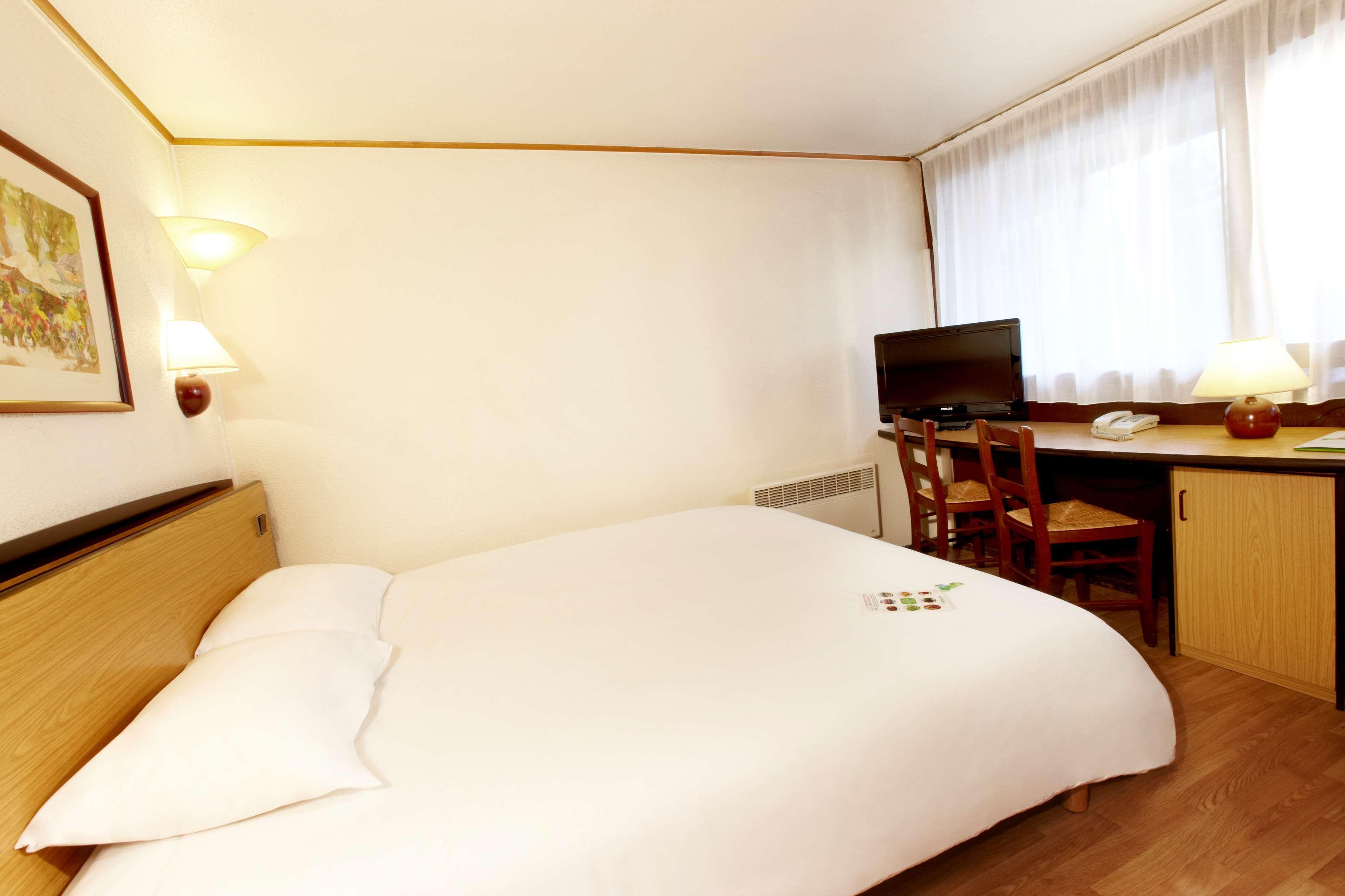 Campanile Mulhouse - Illzach Ile Napoleon Hotel Bagian luar foto