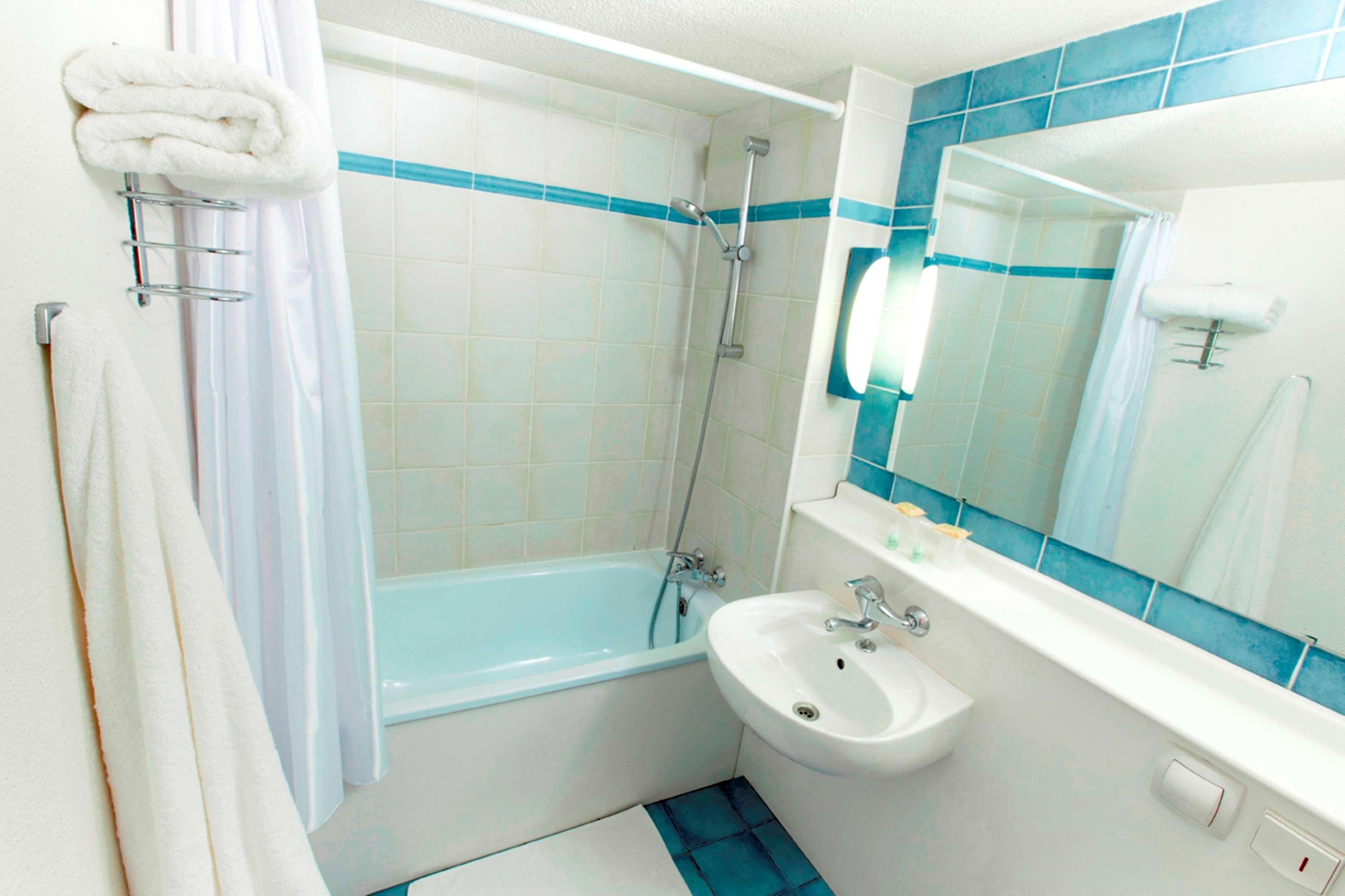 Campanile Mulhouse - Illzach Ile Napoleon Hotel Bagian luar foto