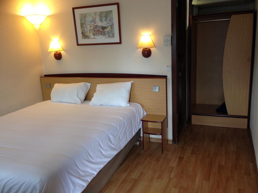 Campanile Mulhouse - Illzach Ile Napoleon Hotel Bagian luar foto