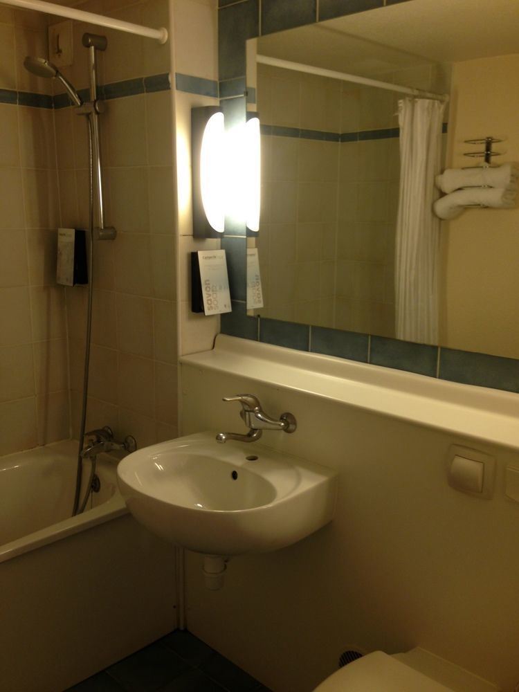 Campanile Mulhouse - Illzach Ile Napoleon Hotel Bagian luar foto