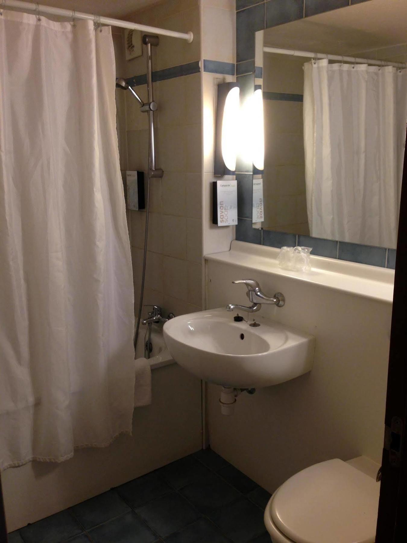 Campanile Mulhouse - Illzach Ile Napoleon Hotel Bagian luar foto